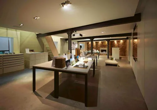 Modern Soho exhibition space, N460