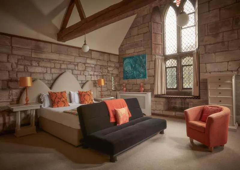 Living Room at Early Tudor manor in Hereford, M325 (photo 5)
