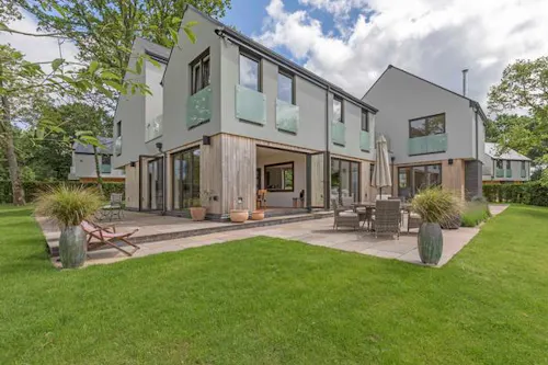 Horsham Europe-style new build , D2420