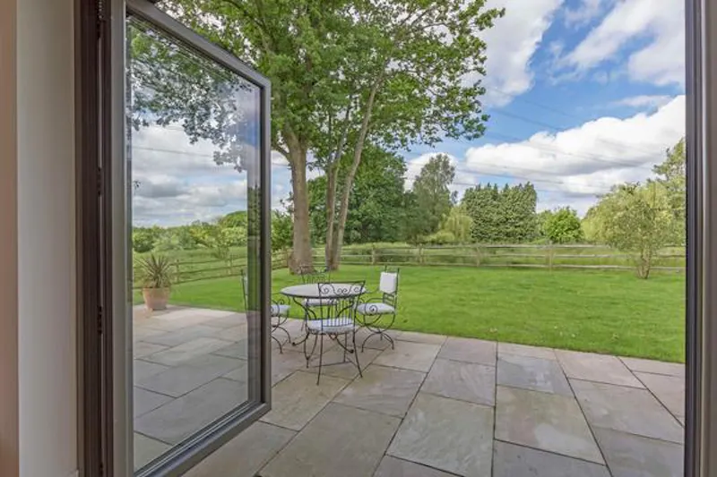 Garden at Horsham Europe-style new build , D2420 (photo 13)