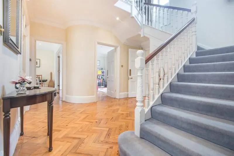 Staircase at Spacious Ealing family house, D2421 (photo 4)