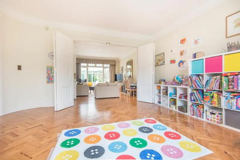 Spacious Ealing family house, D2421 (photo 11)