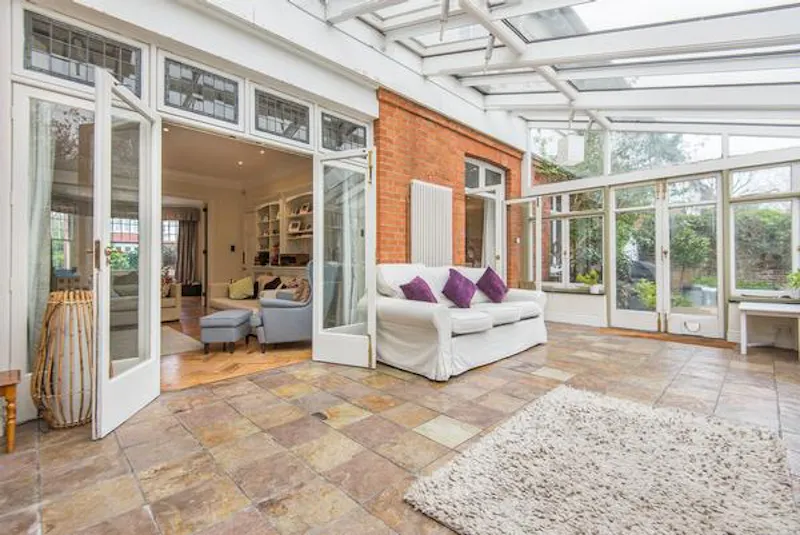 Spacious Ealing family house, D2421 (photo 37)