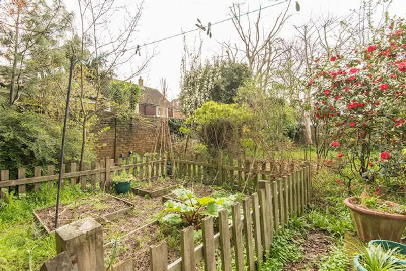 Spacious Ealing family house, D2421 (photo 46)