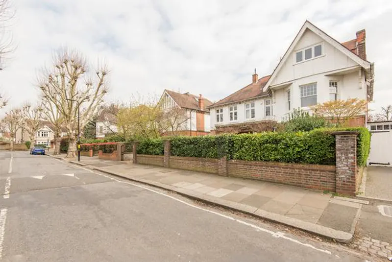 Spacious Ealing family house, D2421 (photo 51)