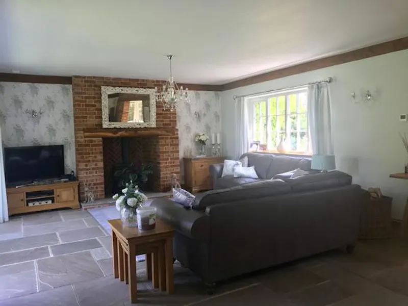 Exposed brick at Bognor Regis quaint cottage, C911 (photo 6)