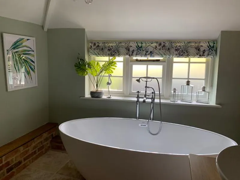 Bathroom at Bognor Regis quaint cottage, C911 (photo 9)