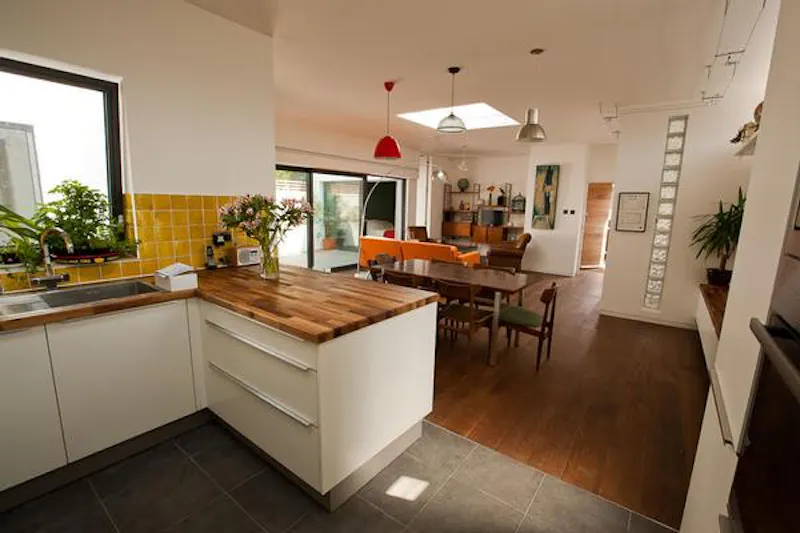 Kitchen at Modern Crouch End apartment, F1185 (photo 2)