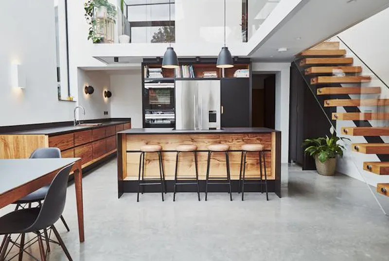Kitchen at Architectural Twickenham house, K442 (photo 6)