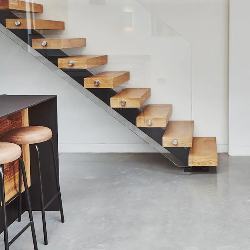Staircase at Architectural Twickenham house, K442 (photo 12)