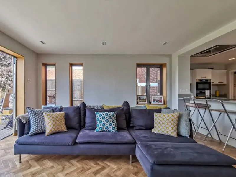 Spacious seventies Bucks home, D2428 (photo 1)