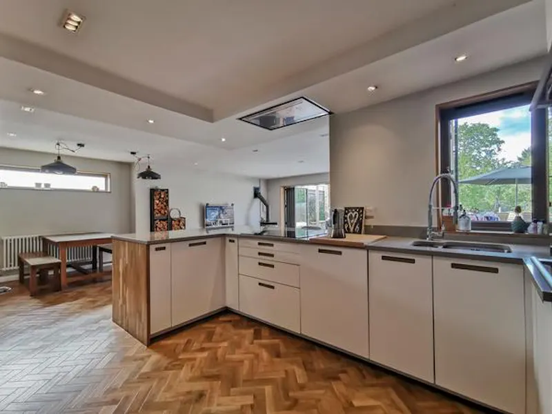Spacious seventies Bucks home, D2428 (photo 6)