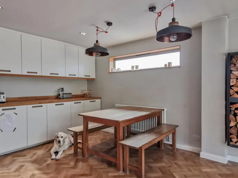 Spacious seventies Bucks home, D2428 (photo 9)