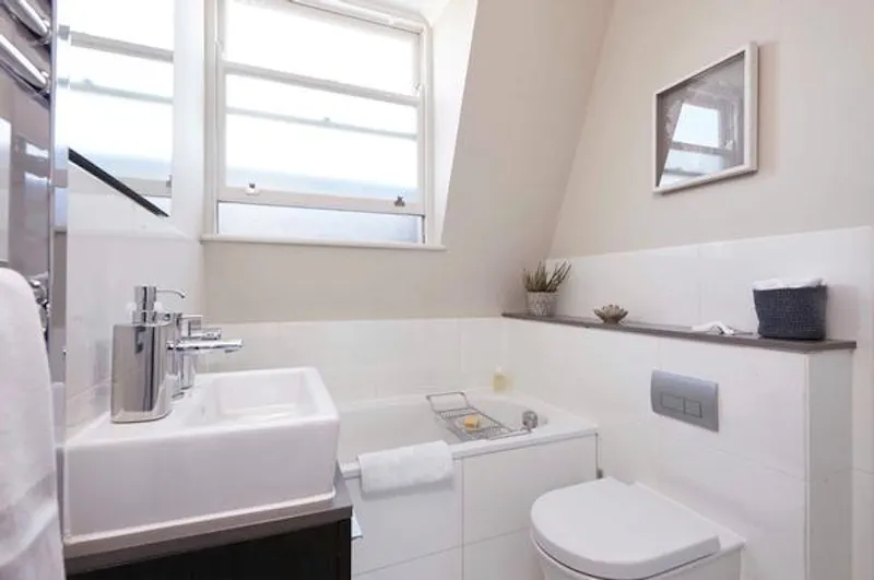 Bathroom at Pretty Fulham townhouse, A1500 (photo 17)