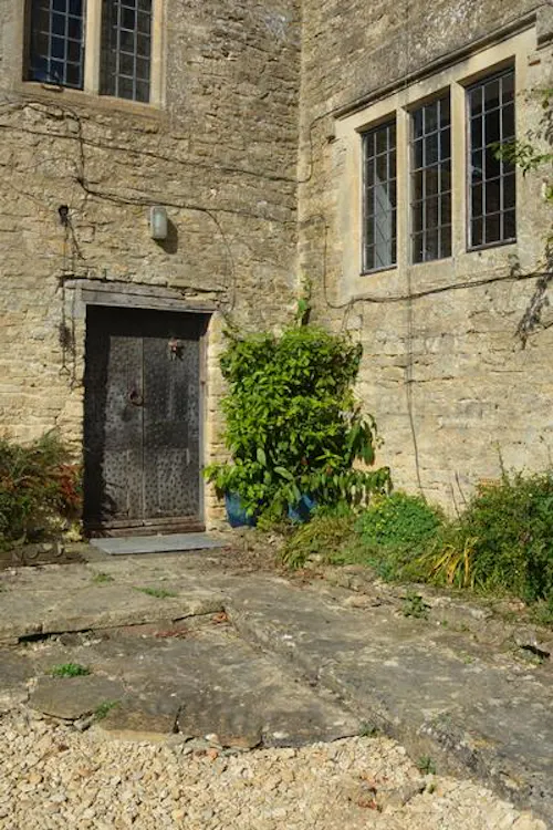 Remote ancient Cotswold farm, M327