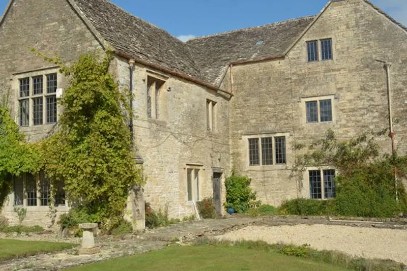 Remote ancient Cotswold farm, M327 (photo 17)