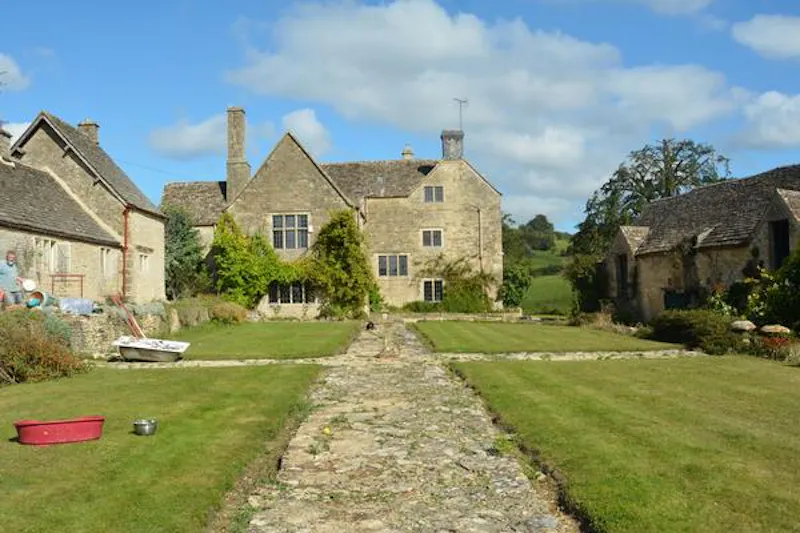 Garden at Remote ancient Cotswold farm, M327 (photo 18)