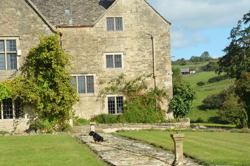 Remote ancient Cotswold farm, M327 (photo 19)