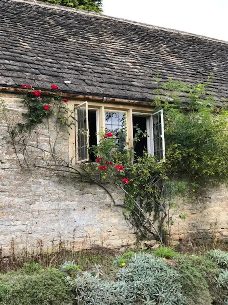 Remote ancient Cotswold farm, M327 (photo 34)