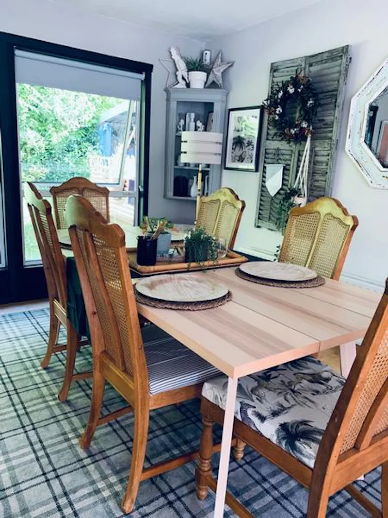 Dining room at Original Caterham Colt house, D2430 (photo 8)