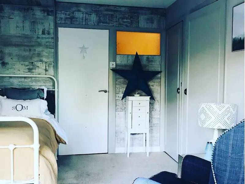 Bedroom at Original Caterham Colt house, D2430 (photo 16)