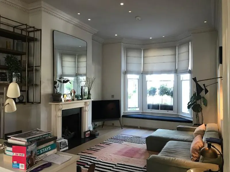 Fireplace at Film location B1864 in London (photo 2)