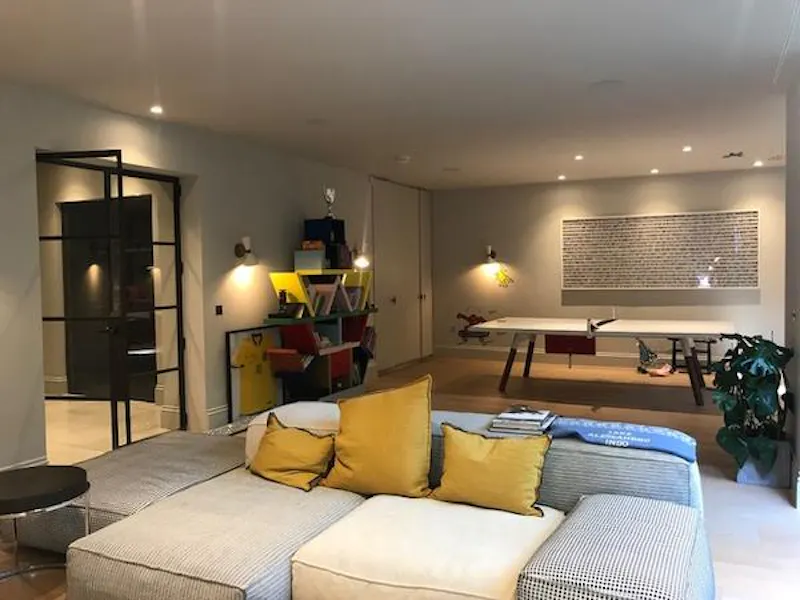 Games room at Film location B1864 in London (photo 10)