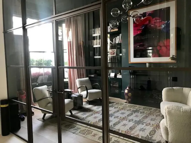 Crittall windows at Film location B1864 in London (photo 11)