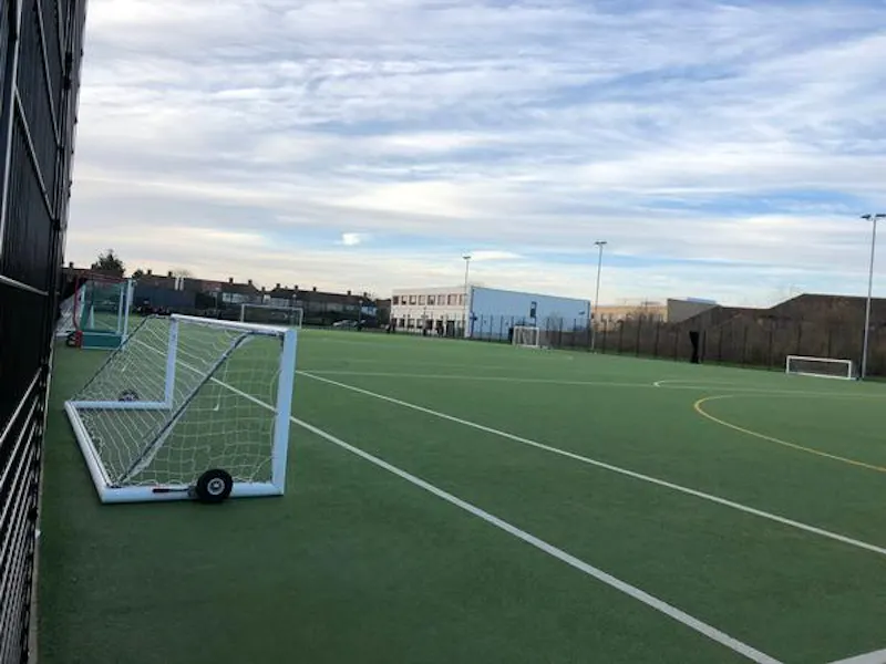 Modern Dagenham school, J220 (photo 36)
