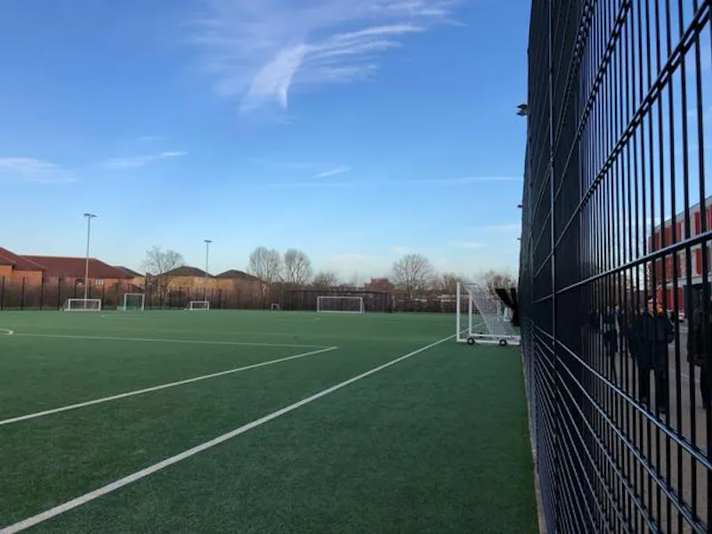 Modern Dagenham school, J220 (photo 40)
