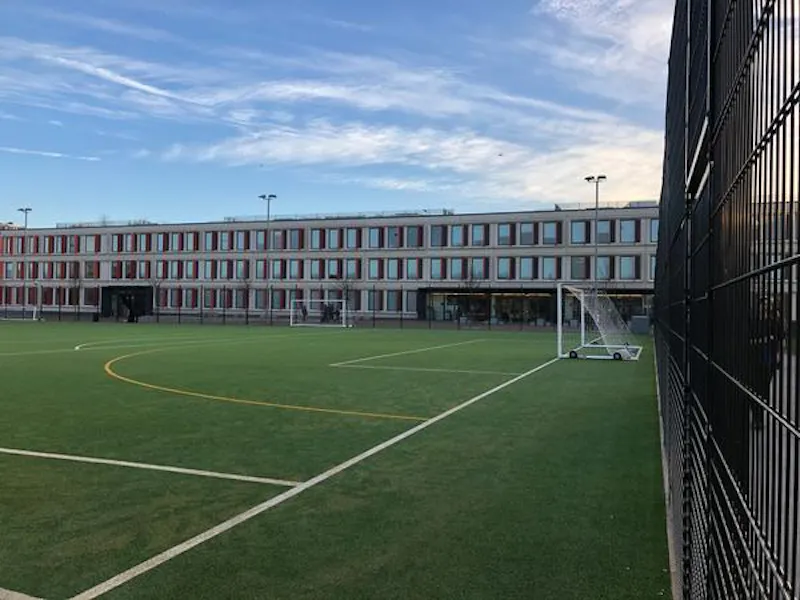 Modern Dagenham school, J220 (photo 43)