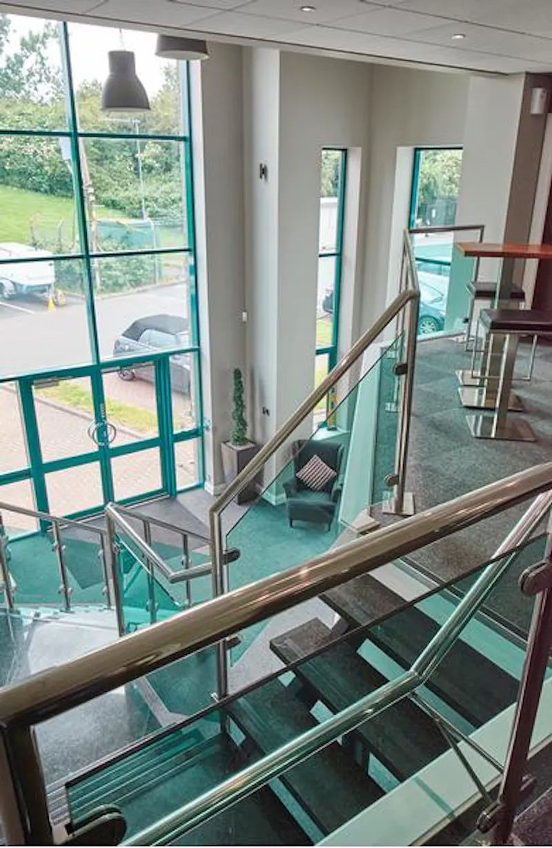 Commercial factory in Wickford, N463 (photo 4)