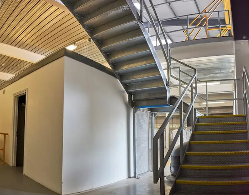 Commercial factory in Wickford, N463 (photo 20)