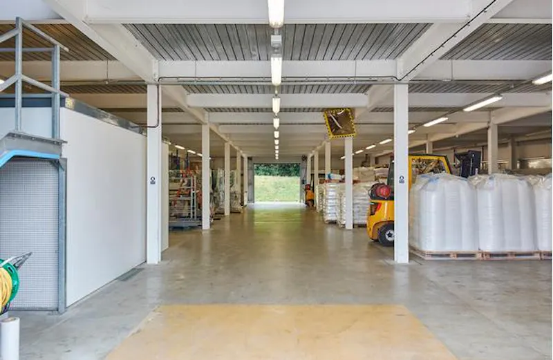 Commercial factory in Wickford, N463 (photo 21)