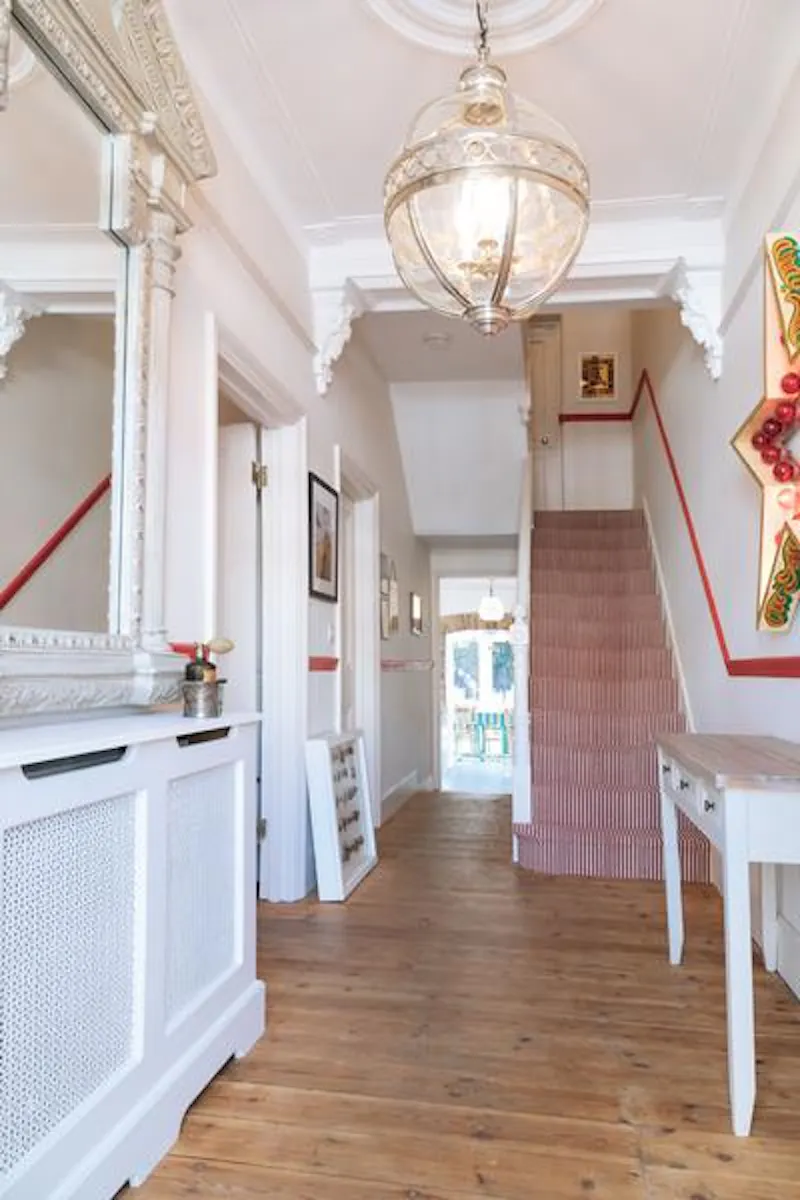 Entrance hall at Quirky Victorian Leyton house, B1865 (photo 2)