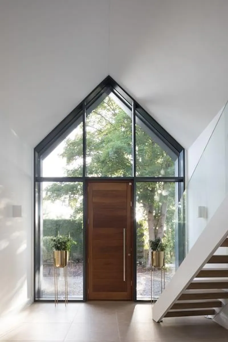 Glass at Modern new-build barn , K444 (photo 2)