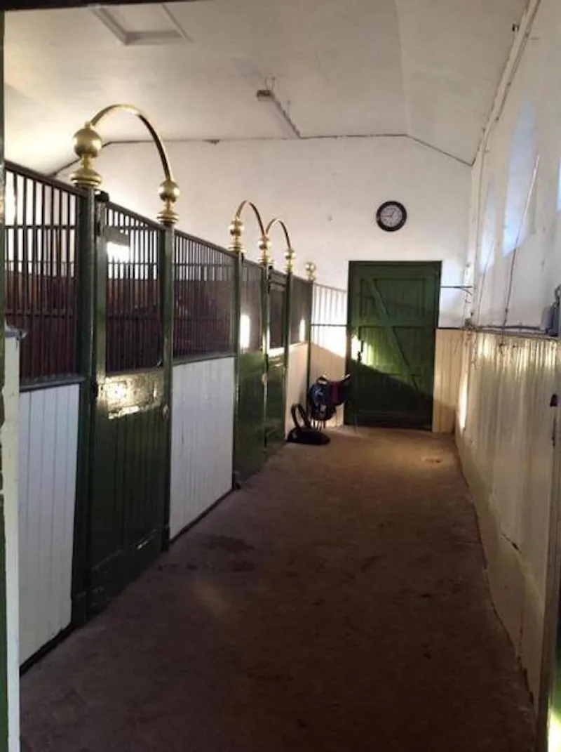 Stable / Outbuildings at Film location L700 in Hertfordshire (photo 3)