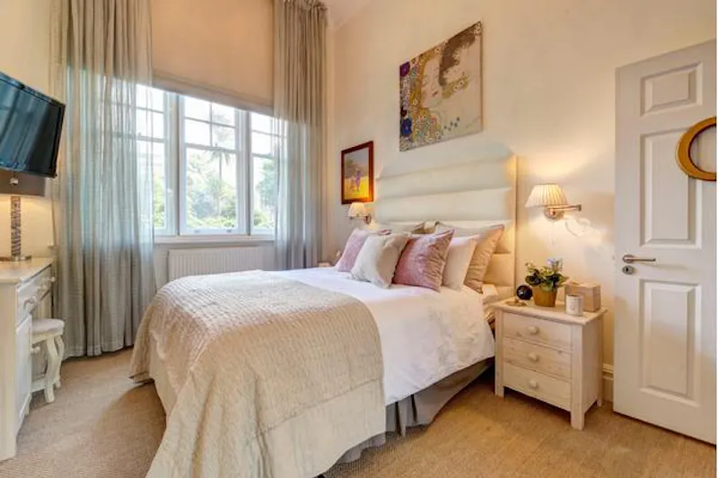 Bedroom at Luxury Kentish Town apartment, F1186 (photo 11)