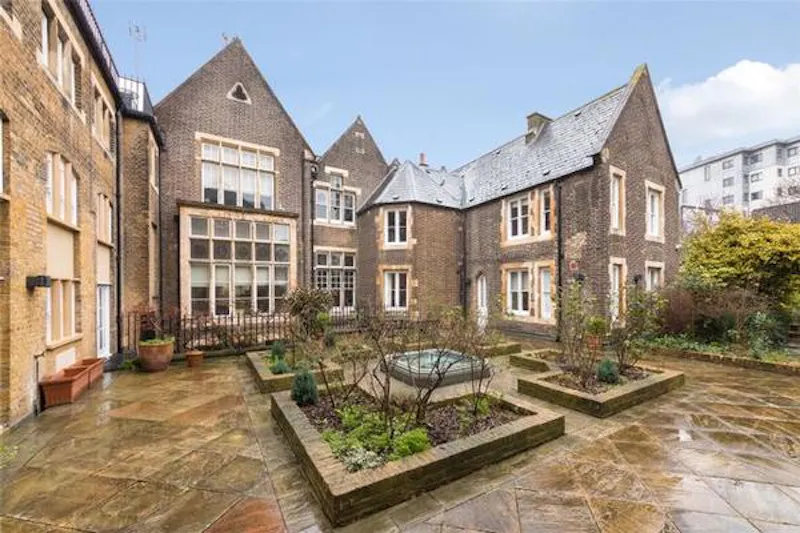 Courtyard at Luxury Kentish Town apartment, F1186 (photo 7)