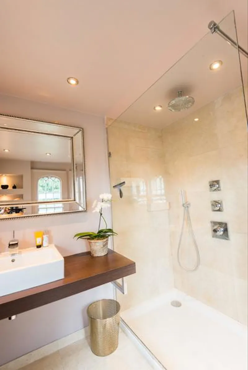 Bathroom at Gothic family home in Chippenham, G306 (photo 19)