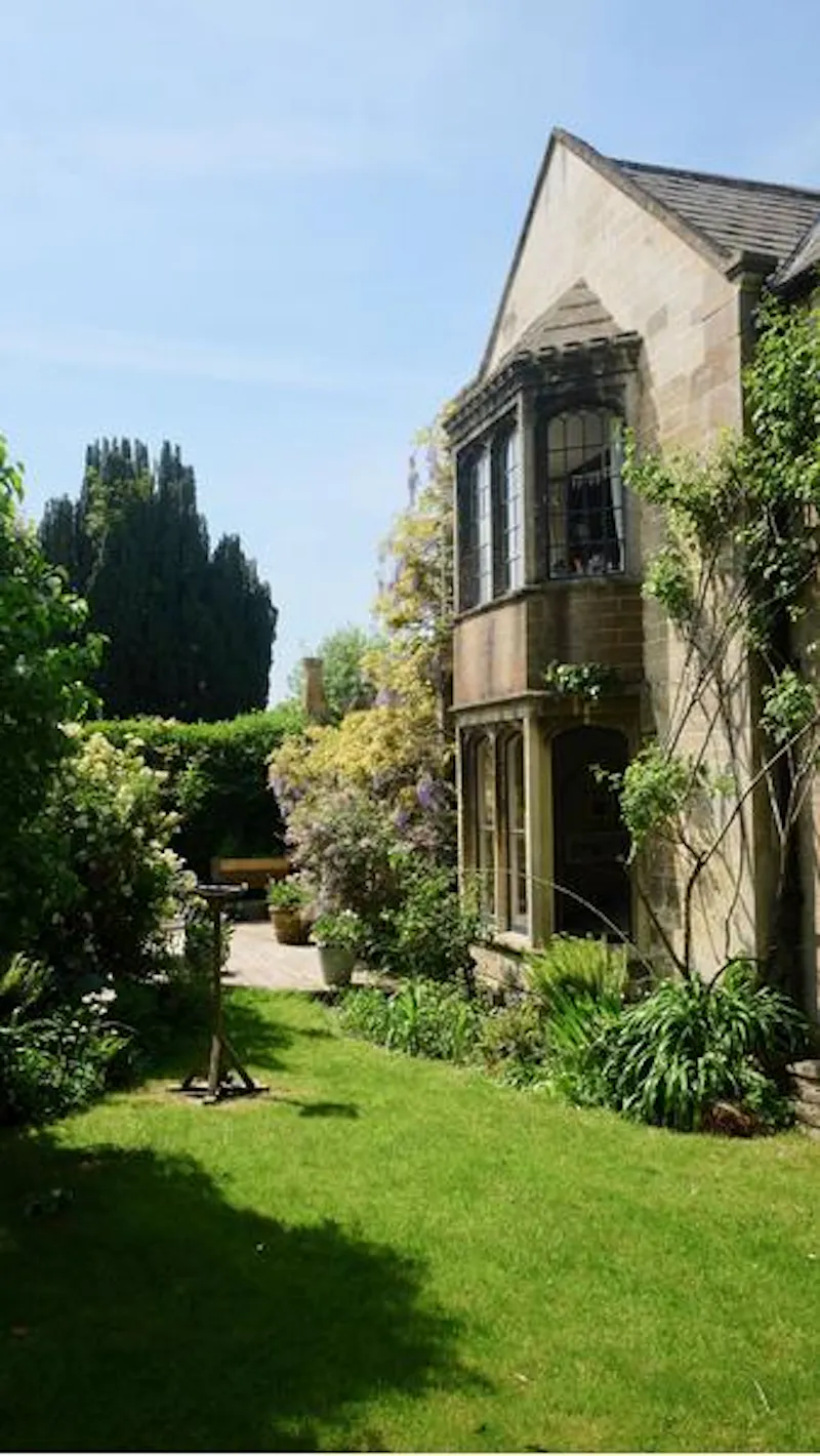 Gothic family home in Chippenham, G306 (photo 37)