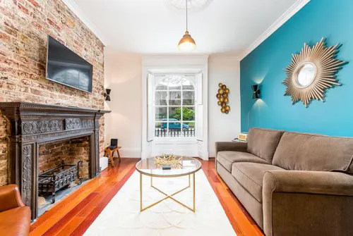 Modern Angel flat with courtyard, F1187