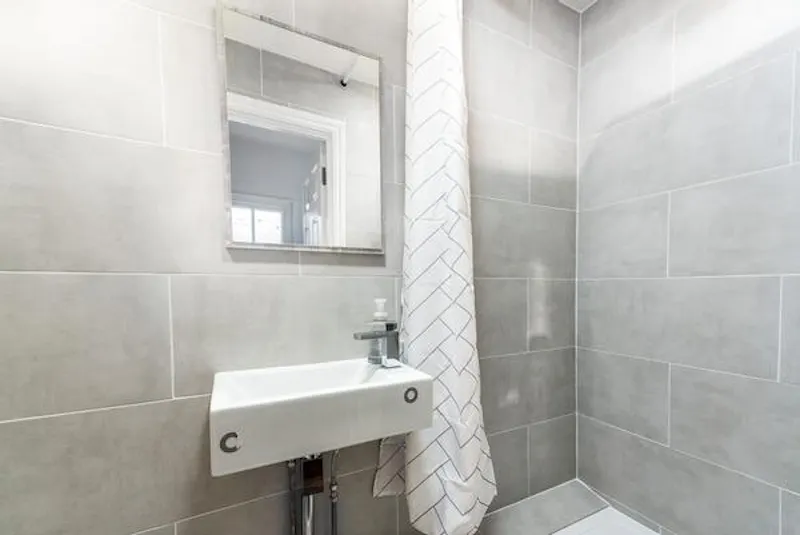 Bathroom at Modern Angel flat with courtyard, F1187 (photo 13)