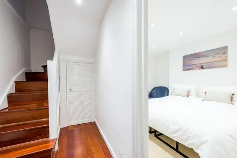 Modern Angel flat with courtyard, F1187 (photo 14)