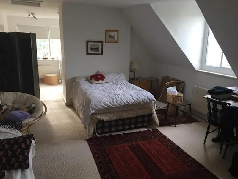 Bedroom at Georgian Chigwell house, A1504 (photo 8)