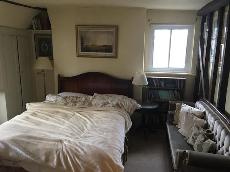 Bedroom at Georgian Chigwell house, A1504 (photo 9)