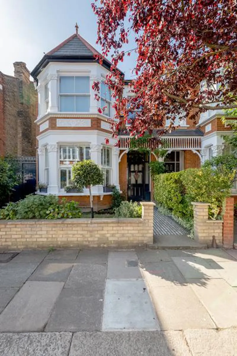 Immaculate Twickenham house, B1868 (photo 1)