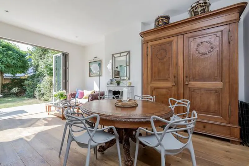 Immaculate Twickenham house, B1868 (photo 8)