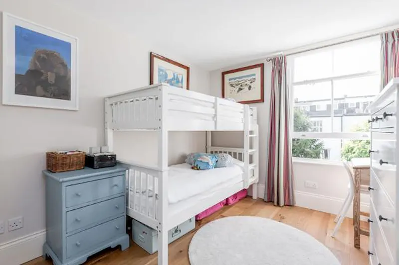 Bedroom - child's at Immaculate Twickenham house, B1868 (photo 38)