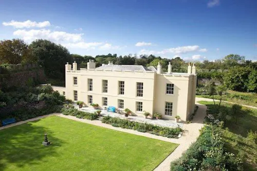 Cornish castle and gardens, G307